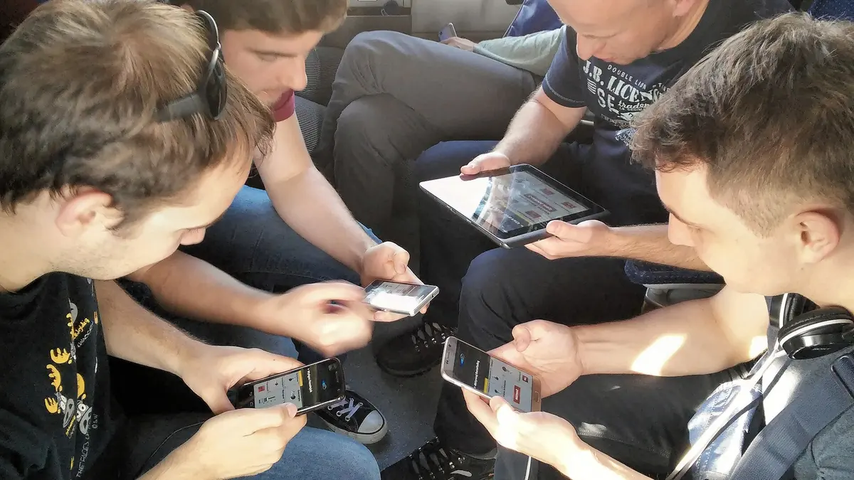 Cloud Gaming or a Native Install  What Each One Asks of Your Phone and Your Line - illustration