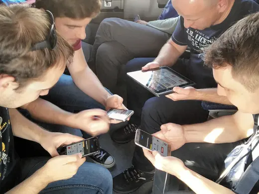 Cloud Gaming or a Native Install  What Each One Asks of Your Phone and Your Line - illustration